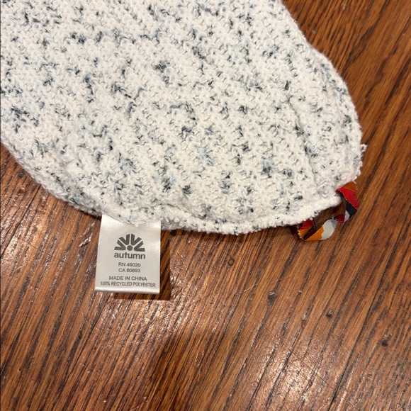 Autumn Simple R Beanie - Dusty Snow - Picture 4 of 5